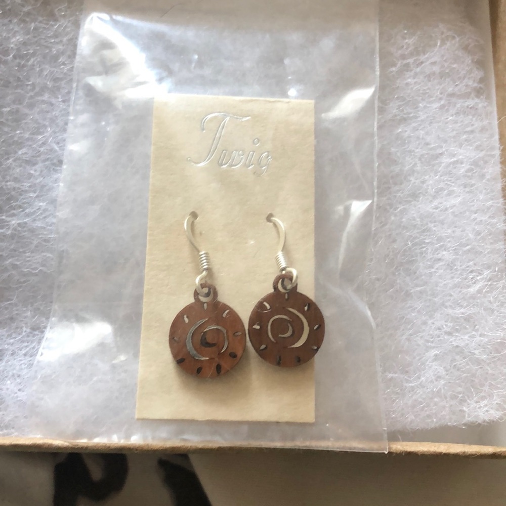 Handcrafted wood earrings ❤️